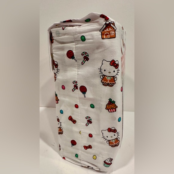 Brand New! Hello Kitty Queen Gingerbread Christmas Sheet Set! - Picture 3 of 3